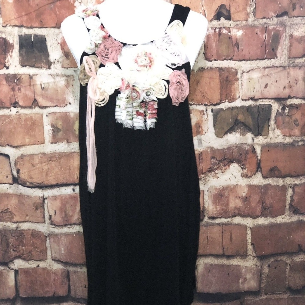 Radzoli Black Sleeveless Floral Embellished Dress
